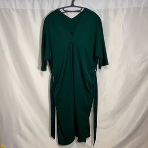 Dark hunter green v-neck mid-sleeved dress with waist tie.